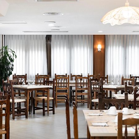 Hotel Mi Casa Sabiñánigo Екстериор снимка