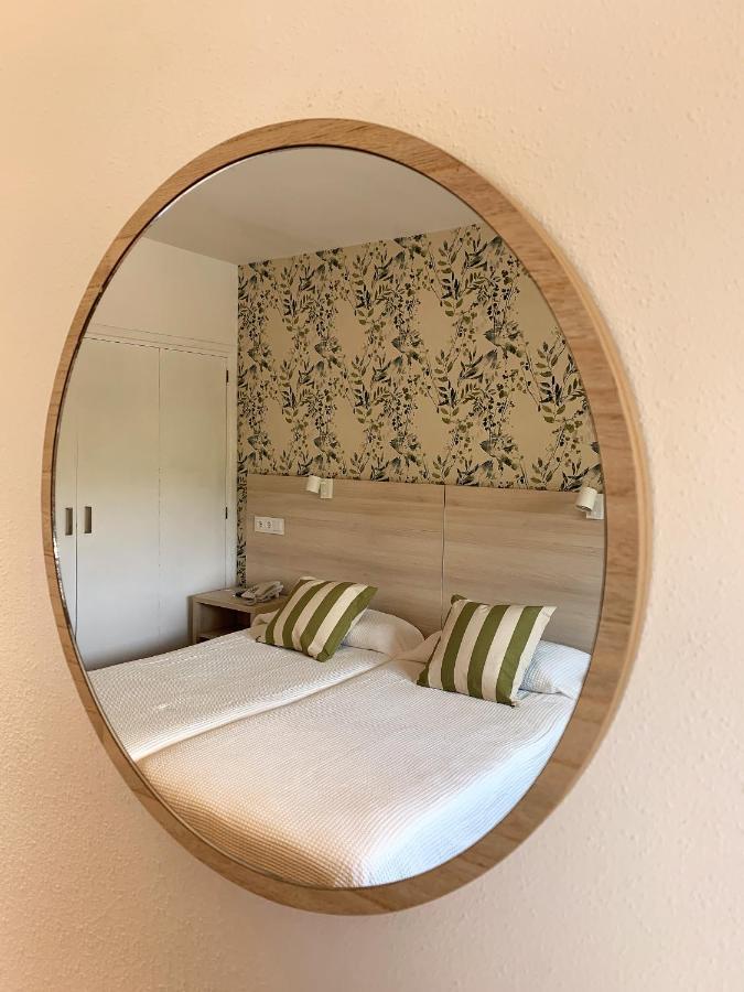 Hotel Mi Casa Sabiñánigo Екстериор снимка