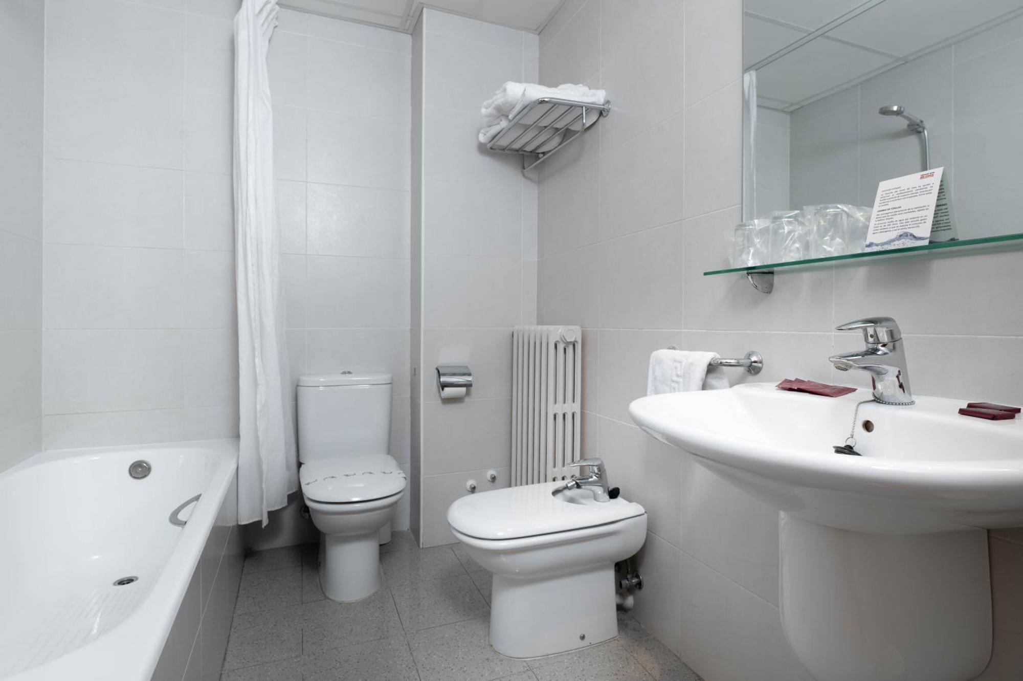 Hotel Mi Casa Sabiñánigo Екстериор снимка