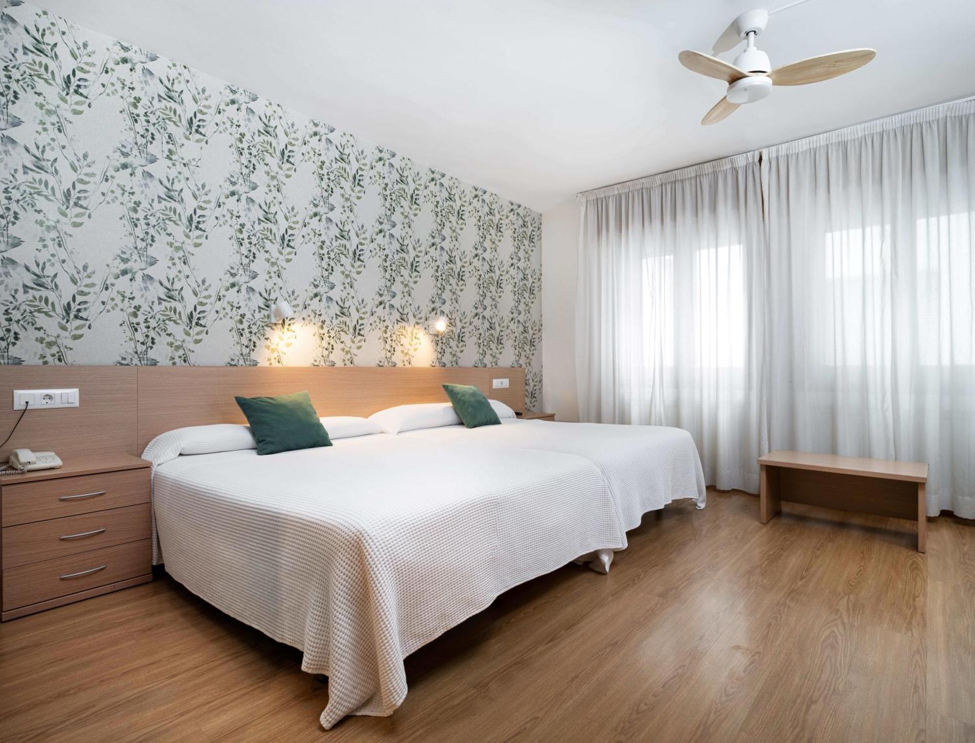 Hotel Mi Casa Sabiñánigo Екстериор снимка