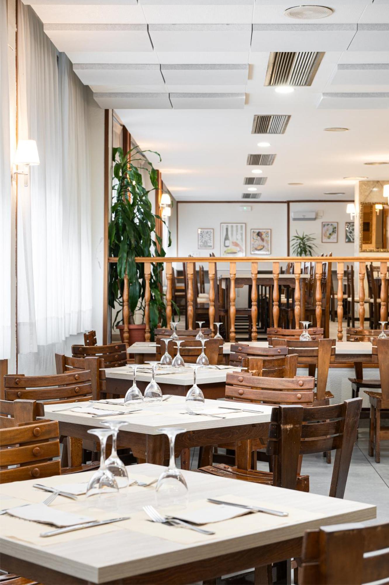 Hotel Mi Casa Sabiñánigo Екстериор снимка