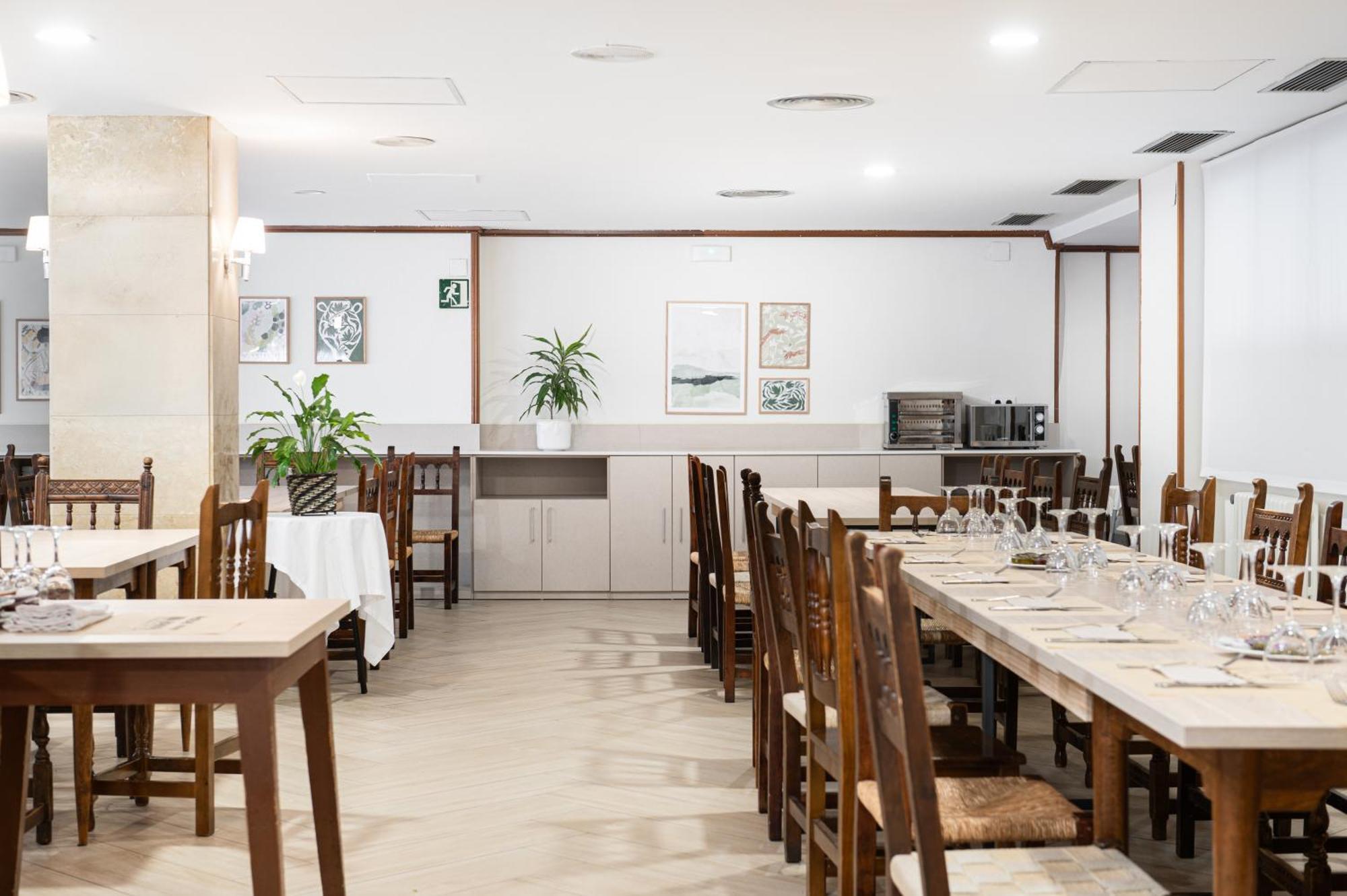 Hotel Mi Casa Sabiñánigo Екстериор снимка