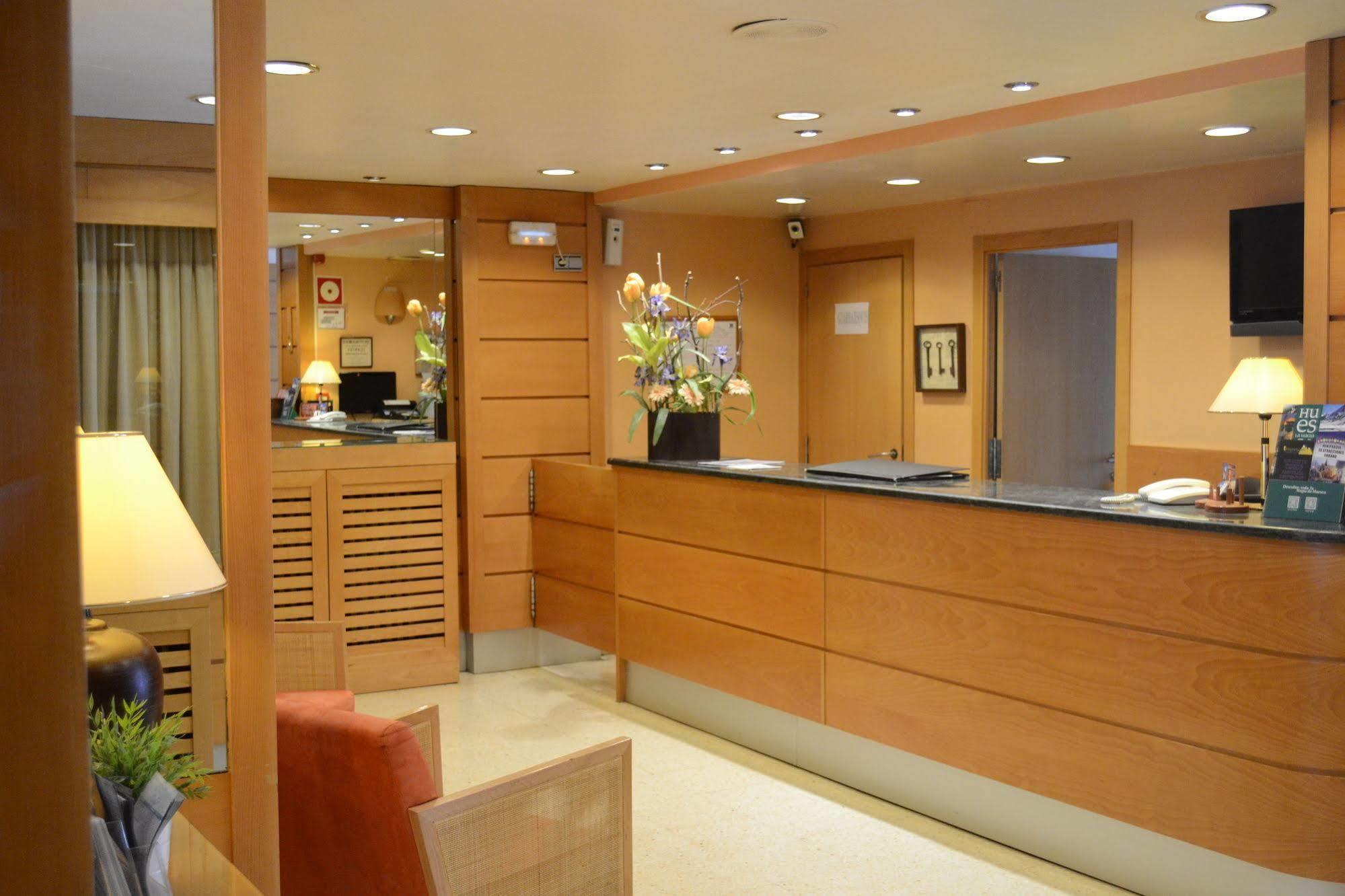 Hotel Mi Casa Sabiñánigo Екстериор снимка